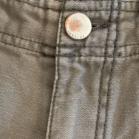 Abercrombie & Fitch size 25 army green shorts midrise - Picture 2 of 7